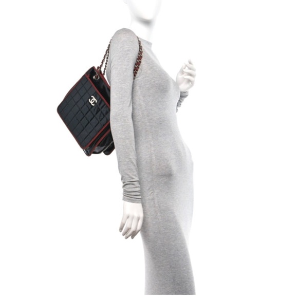 Pristine Chanel Black Quilted Patent Leather Chocolate Crossbody Shoulder Bag - Picture 16 of 16